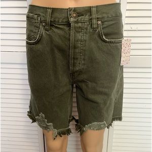 Cool Free People size 25 forest green distressed Bermuda denim shorts NWT